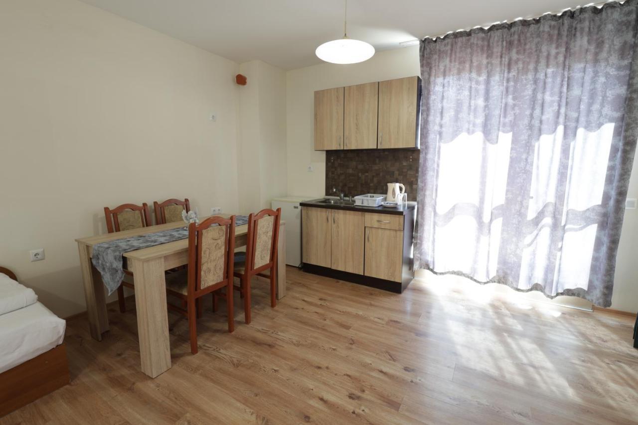 Апартамент Зевс Pomorie Exterior photo